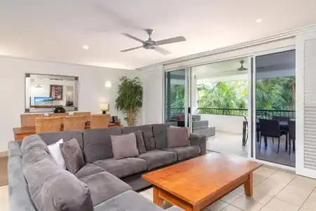 Mandalay Luxury Beachfront Apartments - 98