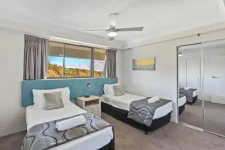Gemini Court Holiday Apartments - 351