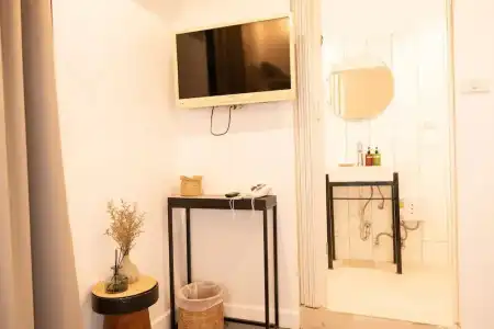 Oon Poshtel - 19