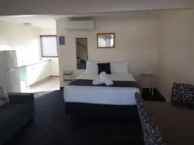 Palm City Motor Inn - 92