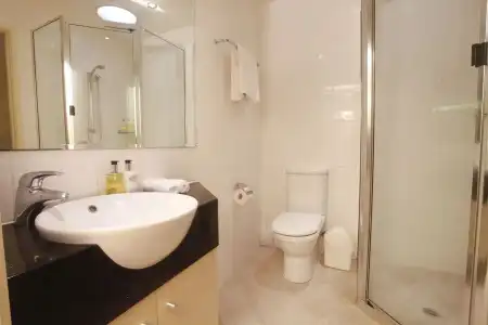 Saltwater Luxury Apartments - 7