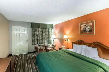 Quality Inn & Suites Macon North - 26