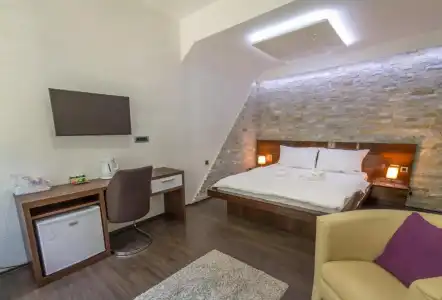 Central Park Residence Guest House - 32
