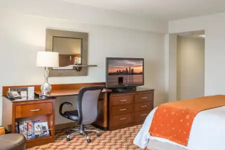 Marriott Louisville East - 24