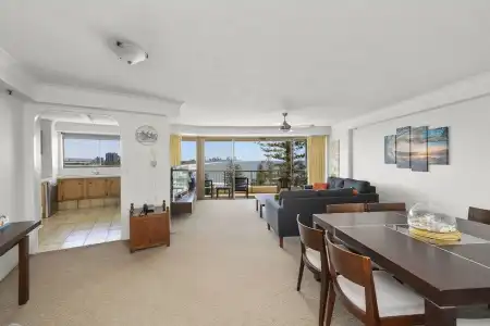 Gemini Court Holiday Apartments - 405