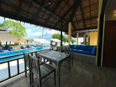 Absolute Beachfront Resort - 36