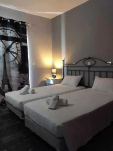 Erato Studios & Apartments - 4