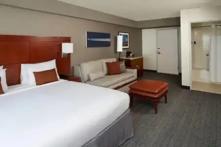 Courtyard by Marriott Los Angeles LAX/Century Boulevard - 32