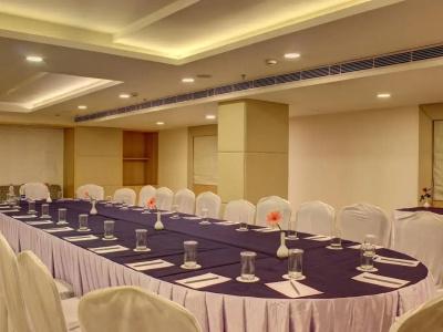 Golden Tulip Jaipur City Center - 12