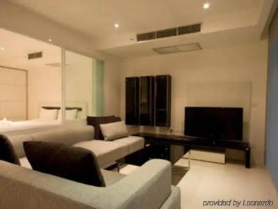 Sunset Plaza Holiday Apartment - 31