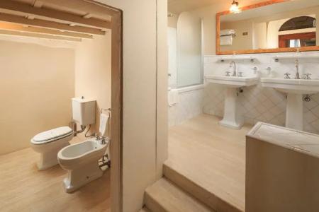 J and J Historic House - 49