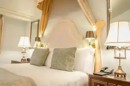 Four Seasons Lion Palace - 104