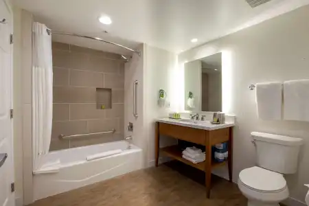 Grand Pacific Palisades - 8