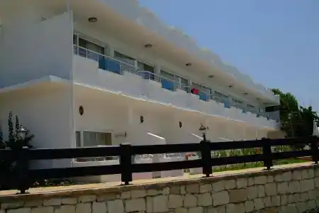 Side Beach Club - 0