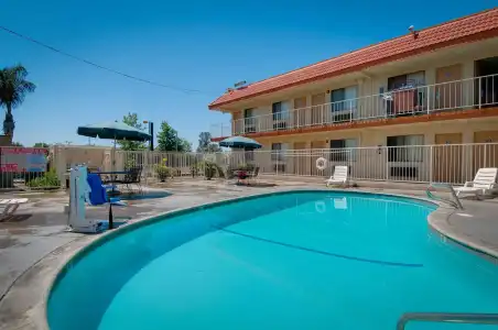 Vagabond Inn Bakersfield North - 2
