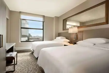 Embassy Suites by Hilton Minneapolis Downtown - 3