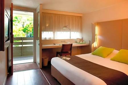 Campanile Chartres - 57