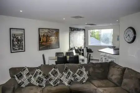 Surfers Beach Holiday Apartments - 30