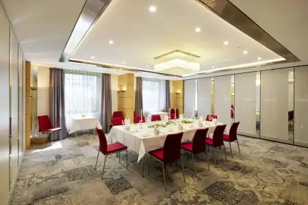 Best Western Plus Arosa - 32