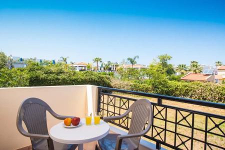 W Suites by Estia - 21