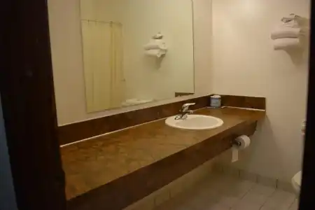 Best Value Inn by OYO Portland OR South East - 17