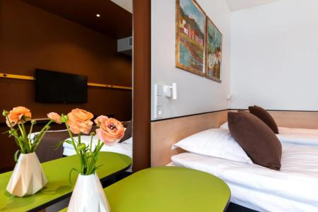 Art Pallas  - 26