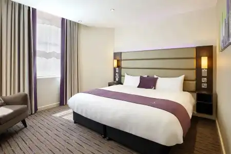 Premier Inn London Hendon - The Hyde - 1