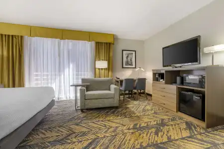 Best Western Plus Bayside Inn - 36