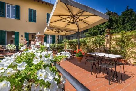 Ungherese Small Luxury - 81