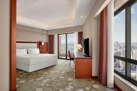 Ramses Hilton - 9