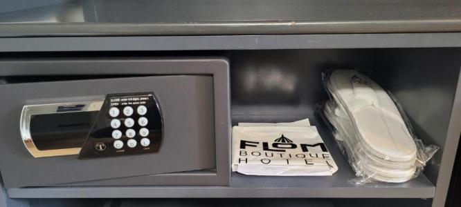 Flom Boutique - 46