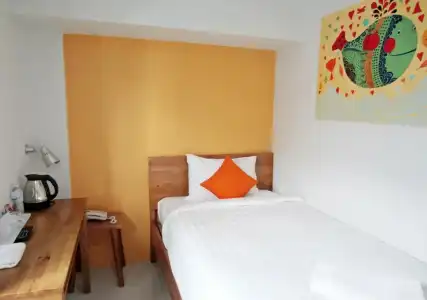 Tiya House Rooms & Cafe - 4
