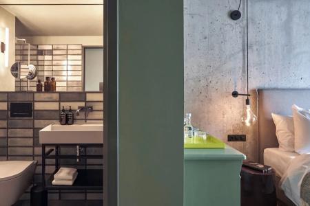 Gekko House, Frankfurt, a Tribute Portfolio - 78