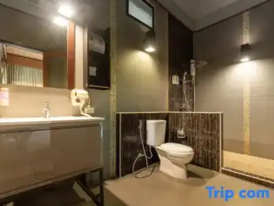 The Grace Amphawa - 102