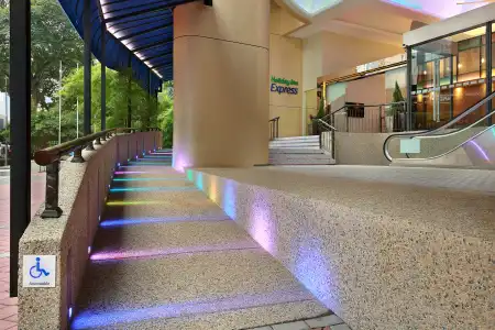 Holiday Inn Express Kuala Lumpur City Centre by IHG - 17