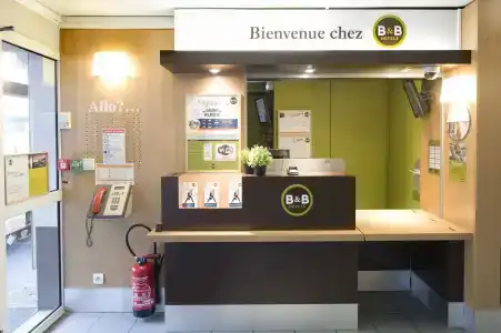 B&B Clermont-Ferrand Le Brézet Aéroport - 1