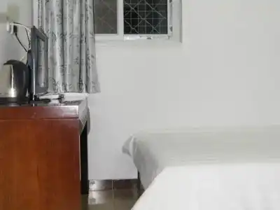 Z.S. Inn - 0