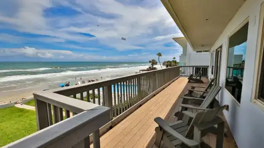 Driftwood Beach Motel - 17