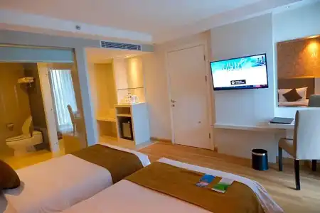 Platinum Adisucipto & Conference - 40