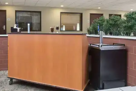 Quality Suites Lansing West - 1