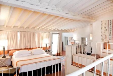 J and J Historic House - 37