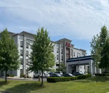 Hampton Inn & Suites Louisville East - 37