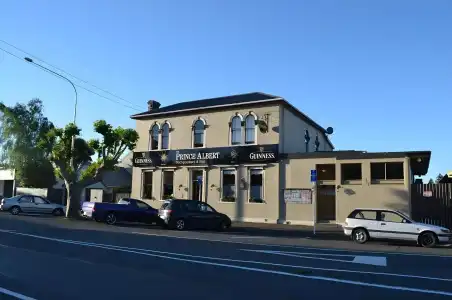 The Prince Albert Backpackers & Bar - 36