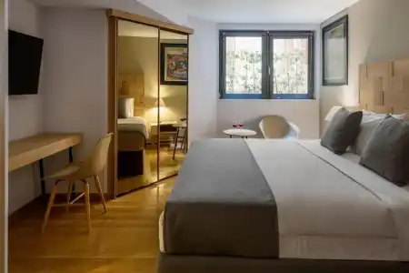 Fos DownTown Suites - 160