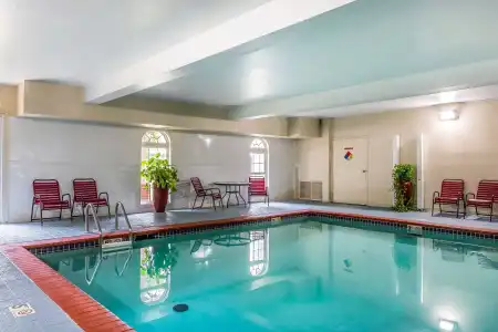 Quality Inn & Suites - 12