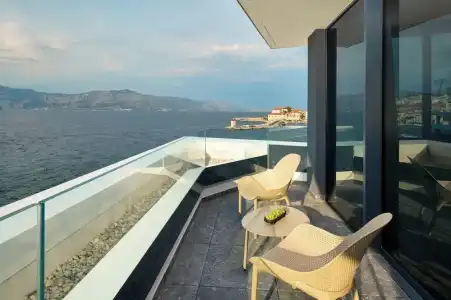 Grand View - 65