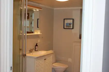 Grettir Guesthouse - 8