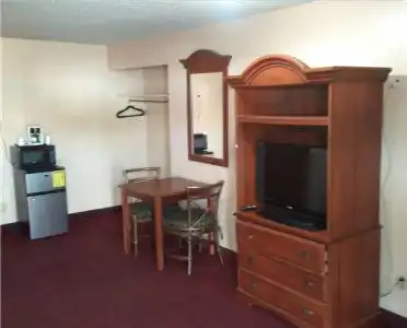 Shamrock Motel Hot Springs - 9