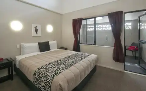 Sport of Kings Motel - 2