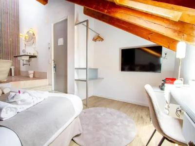 Les Monges Palace Boutique - 115